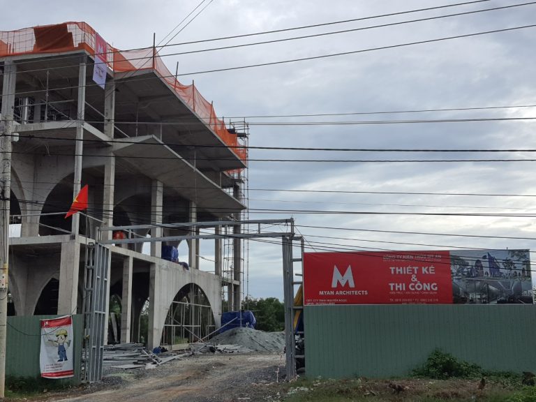 THI CÔNG XÂY DỰNG NHÀ Ở KẾT HỢP SIÊU THỊ – NHÀ VÒM KIÊN LƯƠNG
